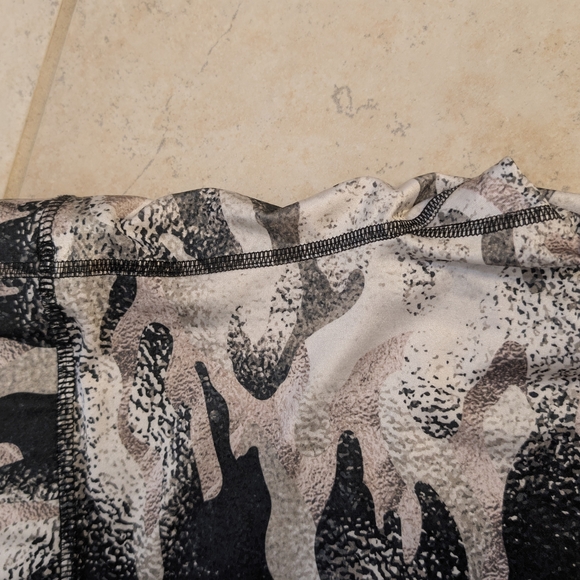 Camouflage Leggings - Picture 4 of 8